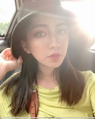 成熟淫乱的邻居美妇